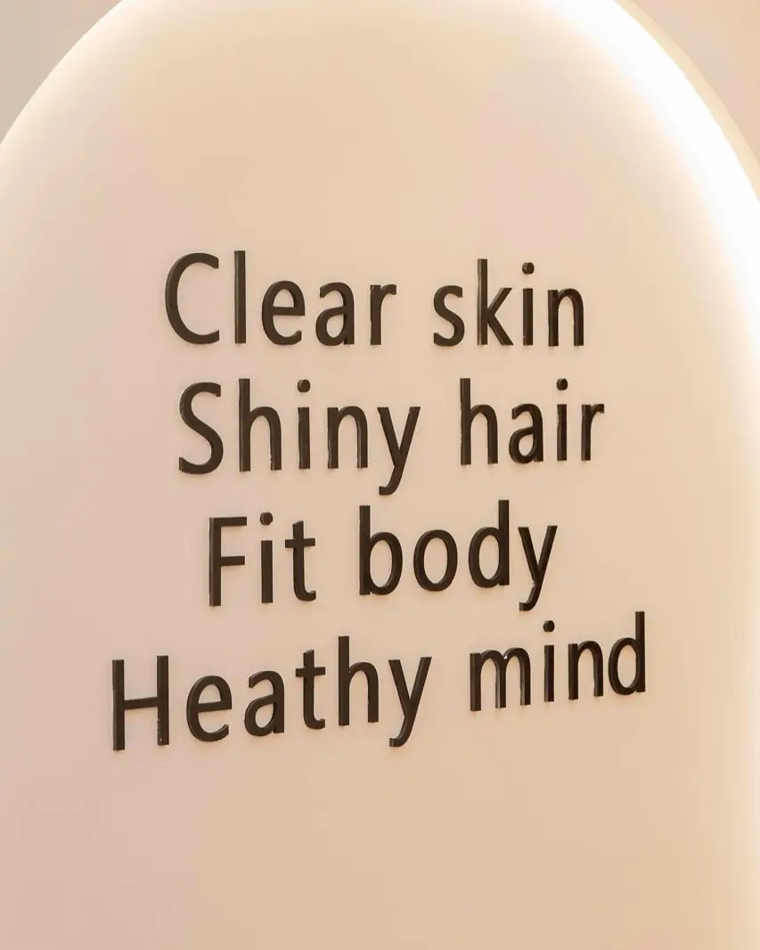 Le mur Clear skin, Shiny hair, Fit body, Healthy mind