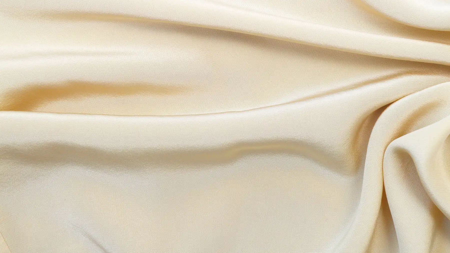 Tissu satiné beige